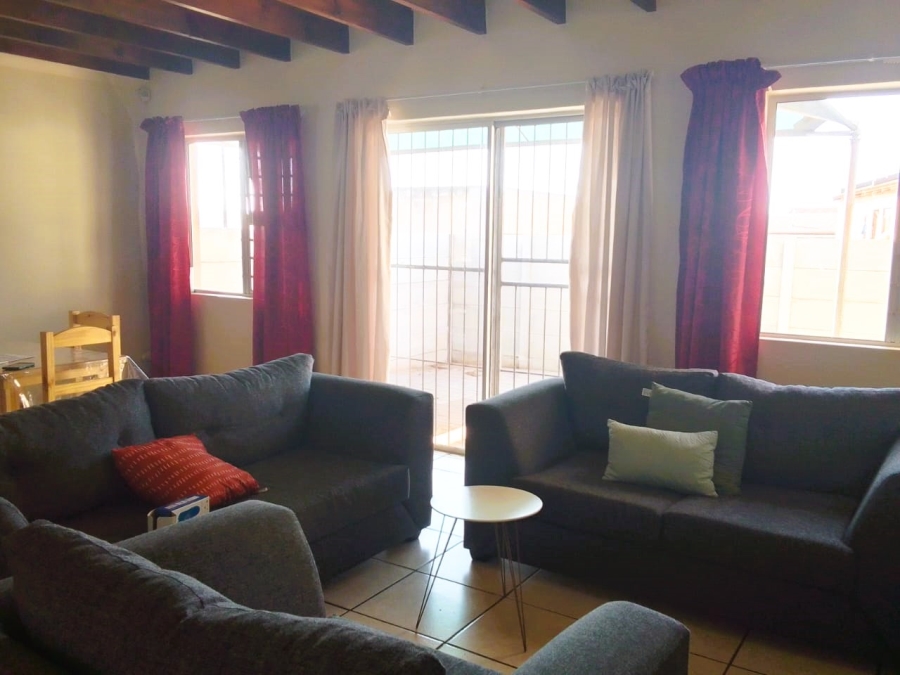 To Let 4 Bedroom Property for Rent in Vredenburg Western Cape